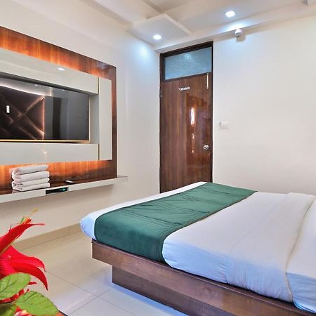 Hotel Star Villa - Budget Friendly Ню Делхи Екстериор снимка
